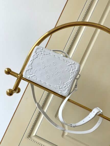 ˇOriginal original; model M21833 white